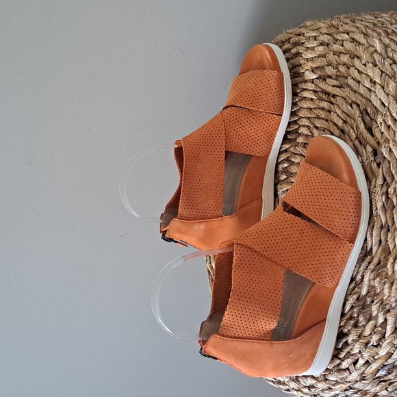 EILEEN FISHER Womens‎ Voice Wedge Sandal Mandarin Tumbled Nubuck Leather Zip S-6 - Picture 1 of 12